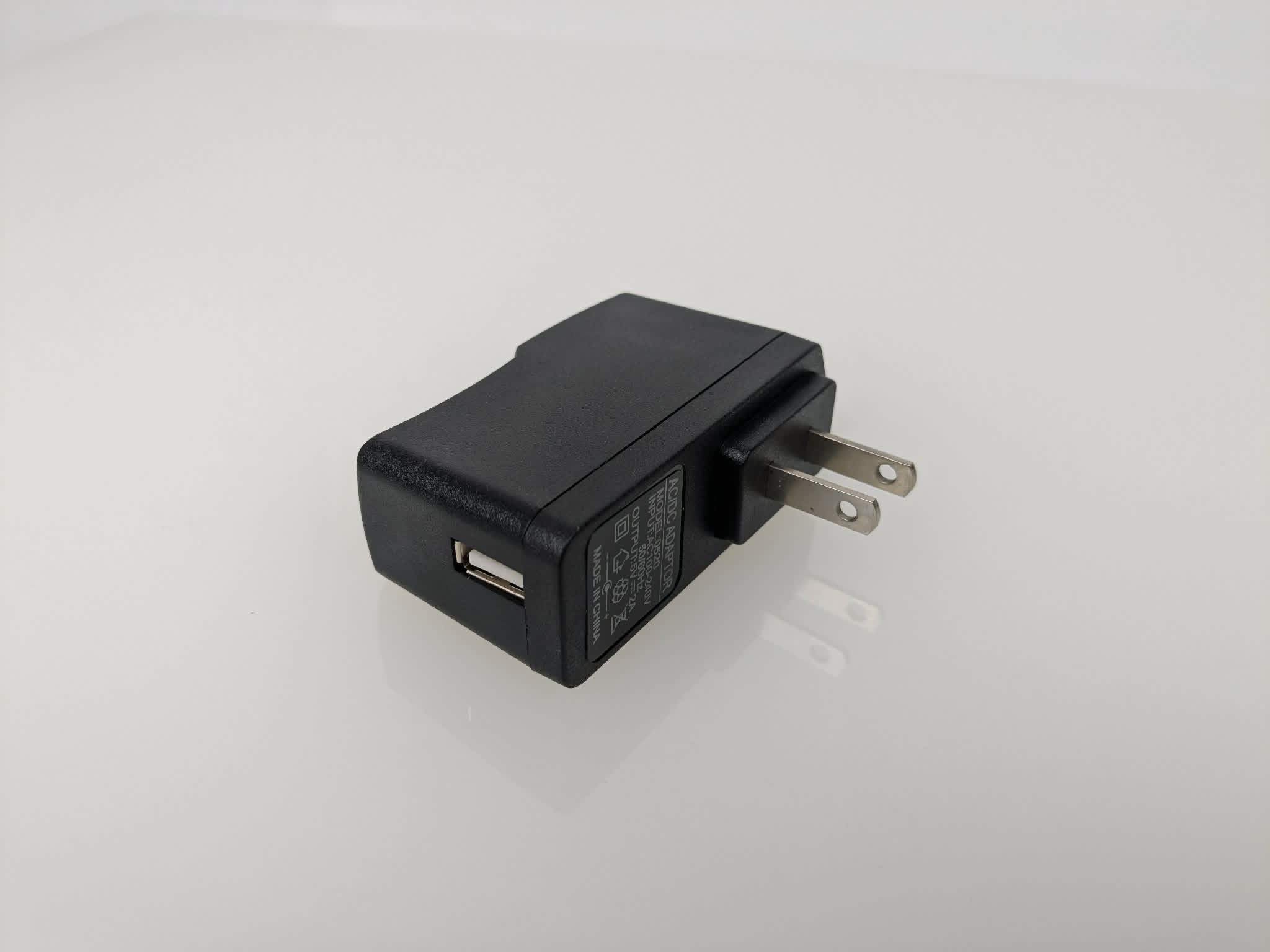 bba22717-b874-4097-85d1-5553a46725b2 USB-A 5V 2A Charging Adapter - Image 1